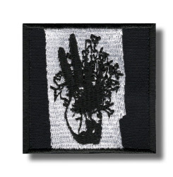 4lyn-embroidered-patch-antsiuvas