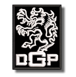 den-gale-pose-embroidered-patch-antsiuvas