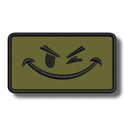 smile-green-embroidered-patch-antsiuvas