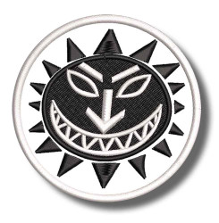 smiley-sun-embroidered-patch-antsiuvas